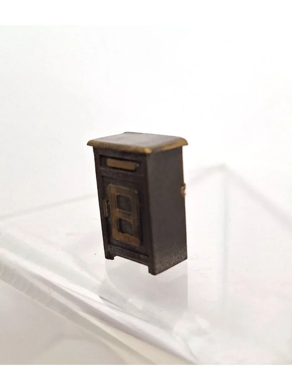 Mini Dollhouse Furniture Ice Box Hutch Brown Gold Micro Dresser Vintage - Picture 8 of 11